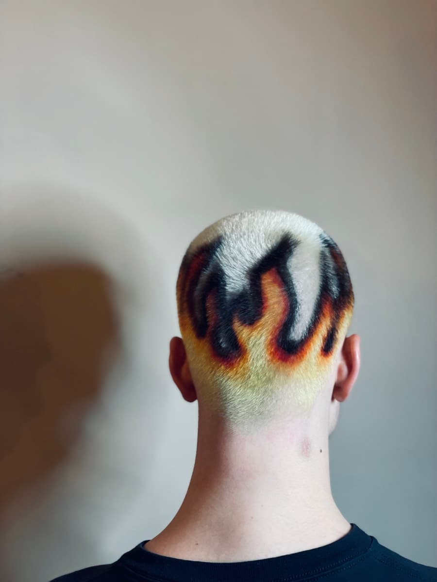 Klasický pánsky strih zozadu